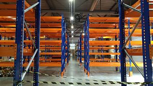 Монтаж паллетных фронтальных стеллажей для полиграфической компании